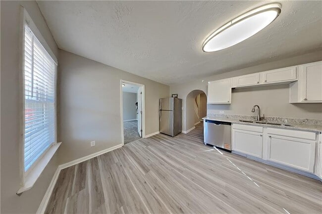 Building Photo - 1273 Royal Ives Ct SE