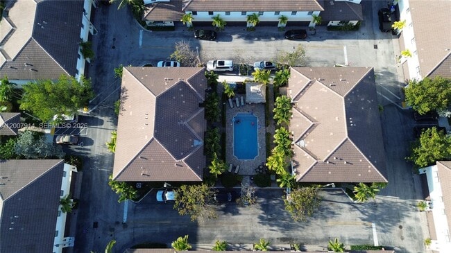 Building Photo - 843 S Ocean Blvd