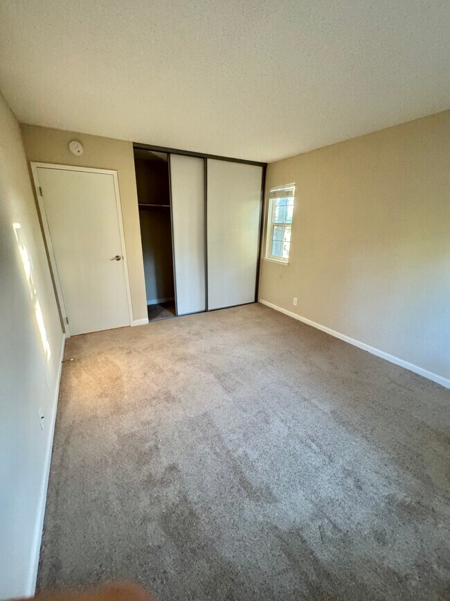 Building Photo - 415 Ignacio Blvd