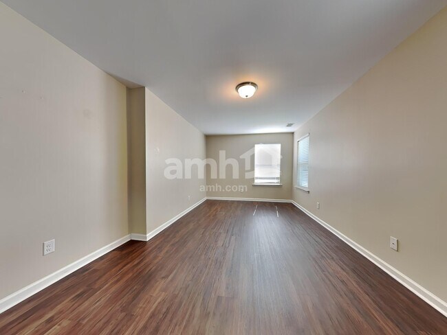 Building Photo - 19 Winslow Cir