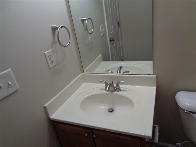 Building Photo - 840 James Ridge Dr