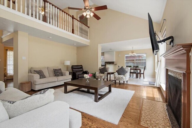 Building Photo - 314 Trailwood Ct