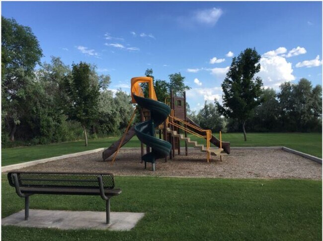 Building Photo - Corner lot with easy access to American Fork and Lehi