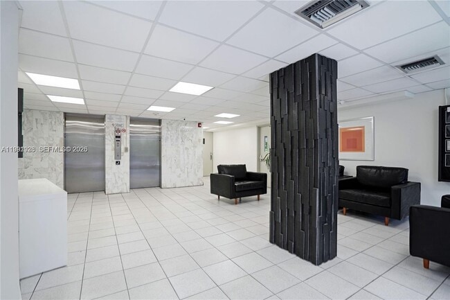 Building Photo - 245 18th St