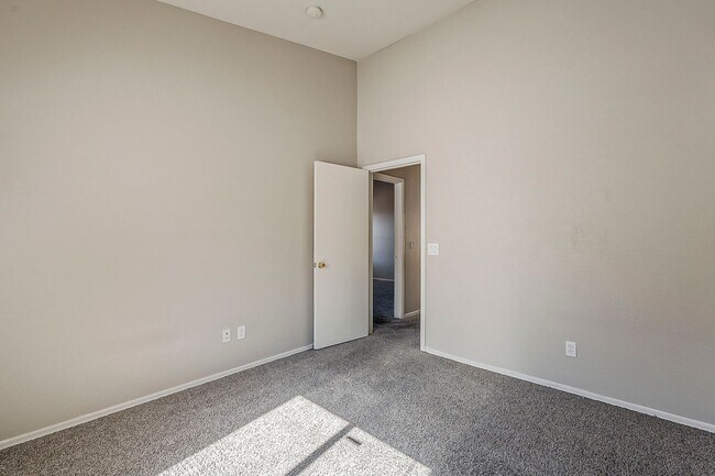 Building Photo - Home for rent