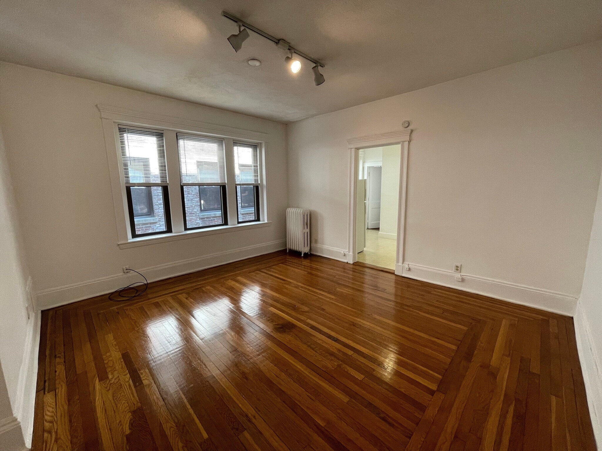 Building Photo - 1870 Commonwealth Ave