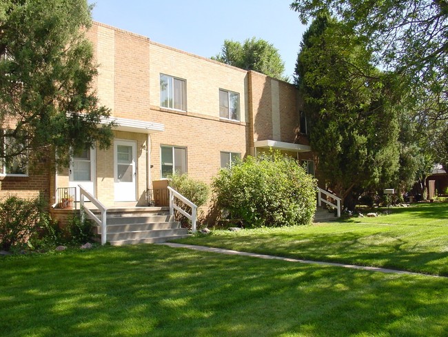 Primary Photo - Cherry Street Townhomes