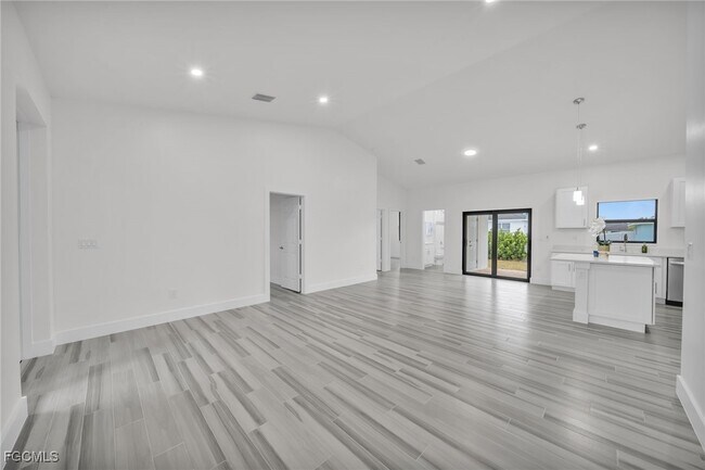 Building Photo - 2836 NW 5th Terrace