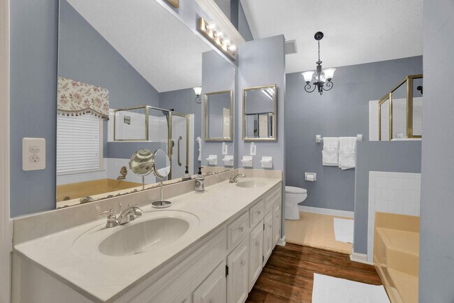 Building Photo - 6509 Enfield Mews