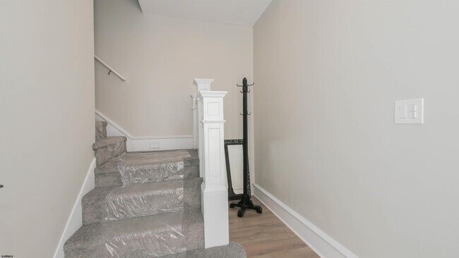 Building Photo - 229 N Derby Ave