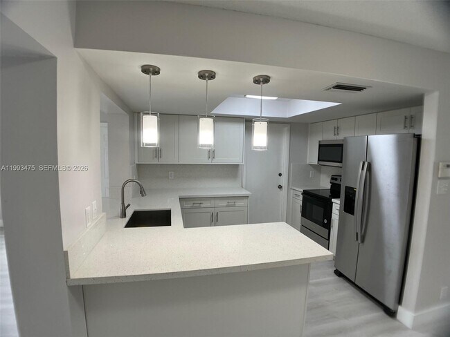 Building Photo - 6990 NW 17th St