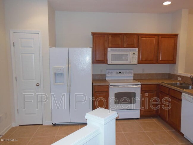 Building Photo - 3504 Summerlin Ln N