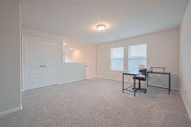 Building Photo - 7076 Silverleaf Oak St