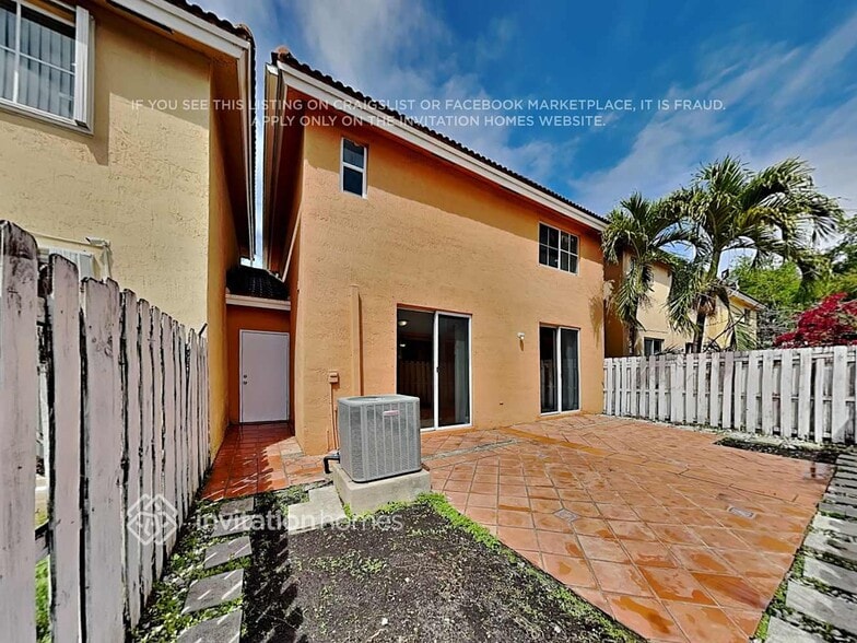 Building Photo - 8721 SW 159th Pl