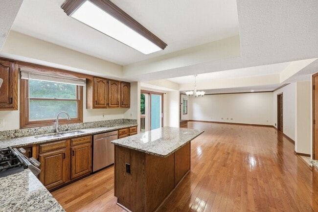 Building Photo - 7666 Windwood Dr