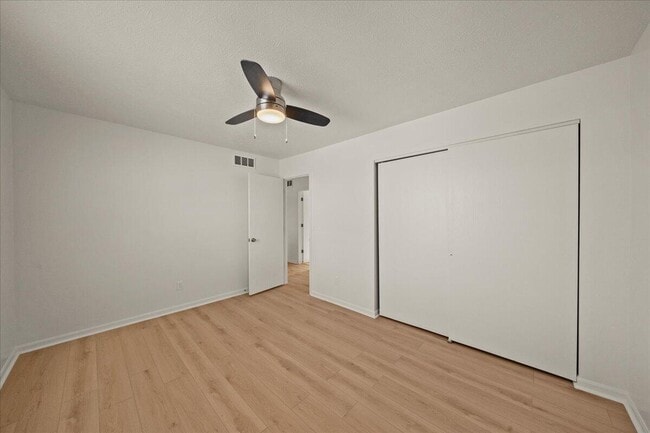 Building Photo - 2237 Wideview Dr