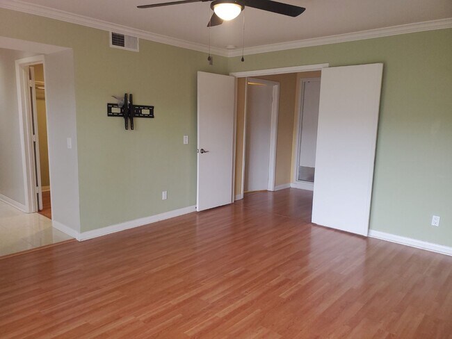 Building Photo - 6780 Mission Gorge Rd