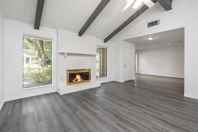 Building Photo - 4011 Flint Creek Dr