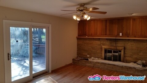 Building Photo - 1213 Golf Course Dr