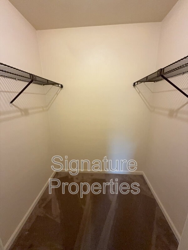 Building Photo - 921 Wickford Dr