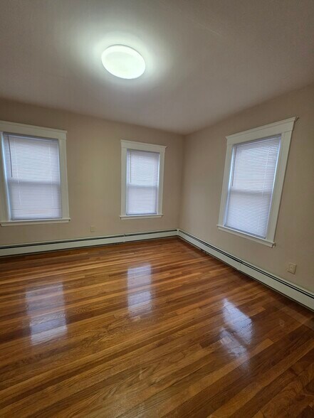 Building Photo - 14 Vera St