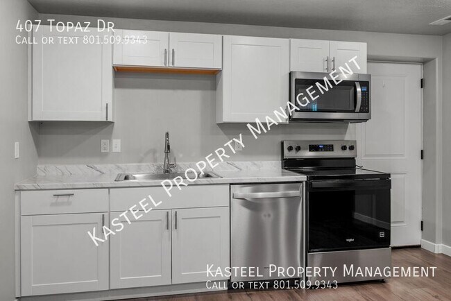 Building Photo - 407 Topaz Dr