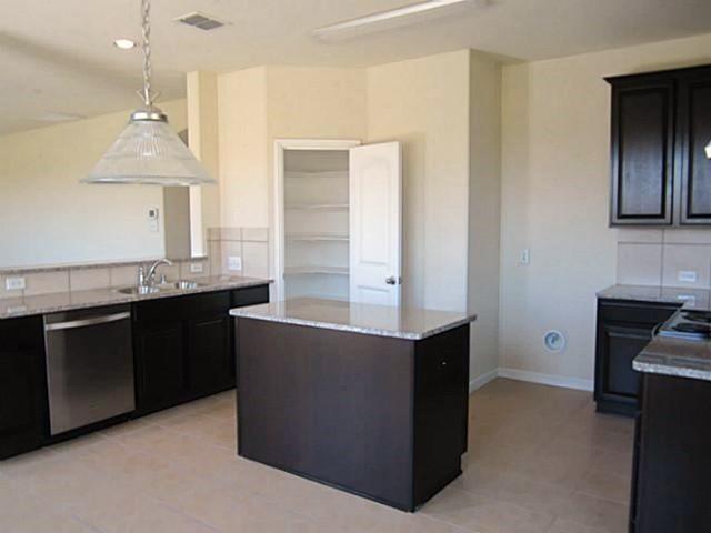 Building Photo - 4210 Oak Bluff Dr