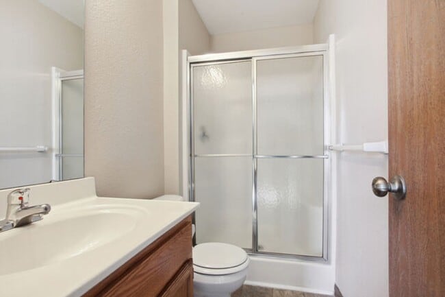 Building Photo - 3 bd 2 bath - Grain Valley