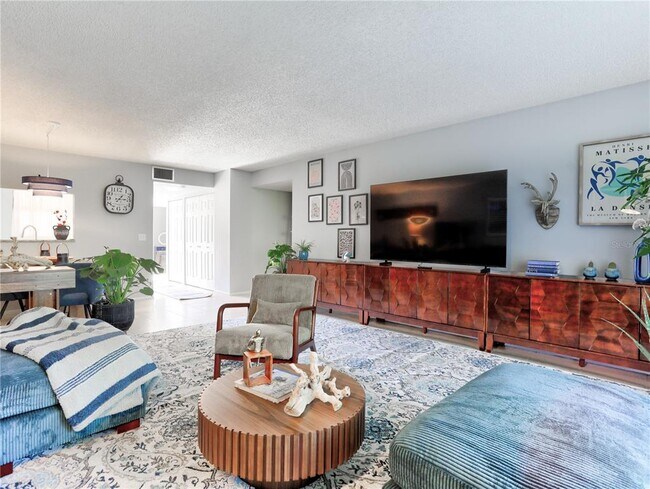 Building Photo - 133 Wild Palm Dr