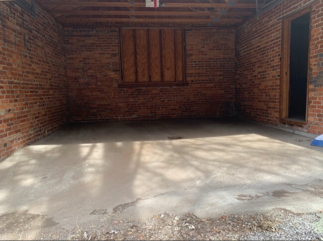Building Photo - 3154 Avalon St
