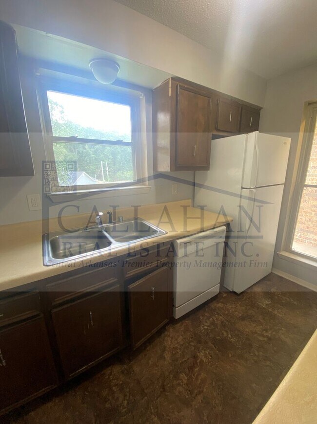 Building Photo - NLR 3 Bedroom Home