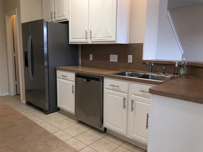 Building Photo - 5639 Stonecloud Ln