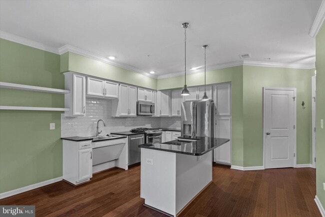 Building Photo - 43031 Foxtrail Woods Terrace
