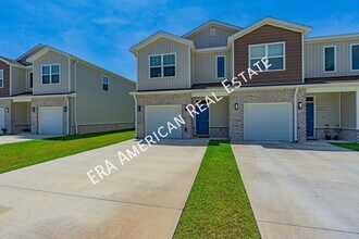 Building Photo - 844 Fairview Dr