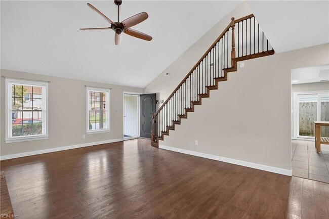 Building Photo - 5677 Rushmere Dr