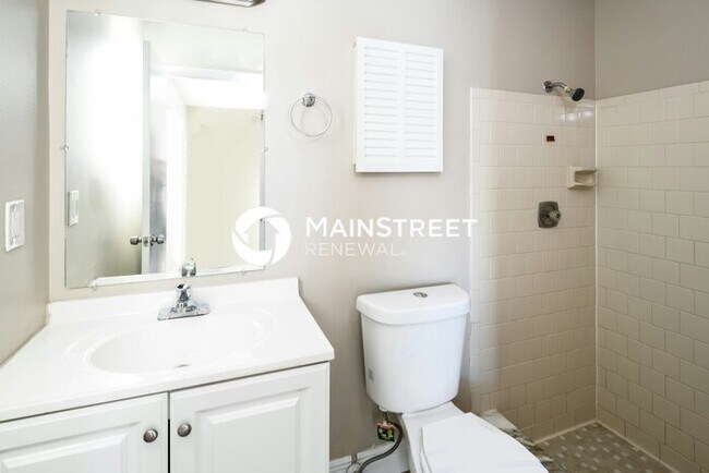 Building Photo - 3 Bedroom Pet-Friendly Home in Port Richey, FL with Main Street Renewal