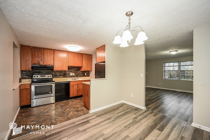 Building Photo - 1663 W Kemper Rd