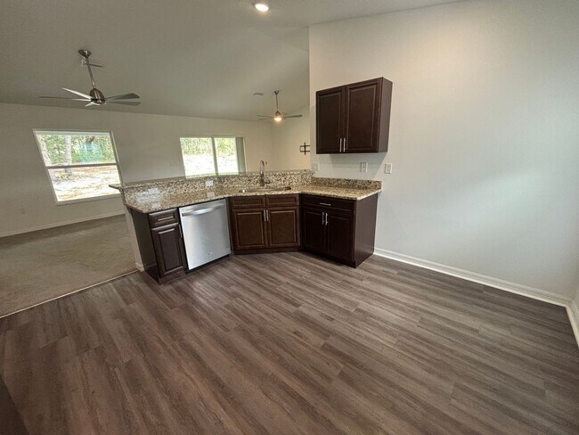 Building Photo - Great 4/2 in Citrus Springs