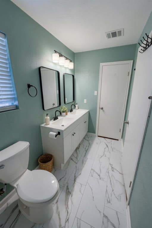 Building Photo - 1101 Disraeli Cir