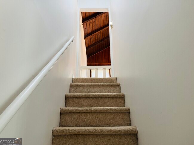 Building Photo - 2289 Roscoe Rd