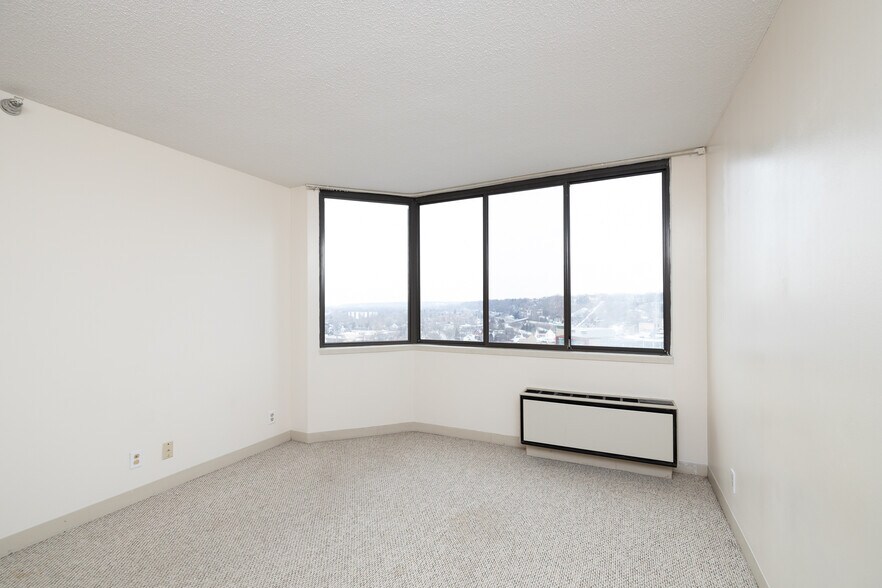 Building Photo - 291 7th St W