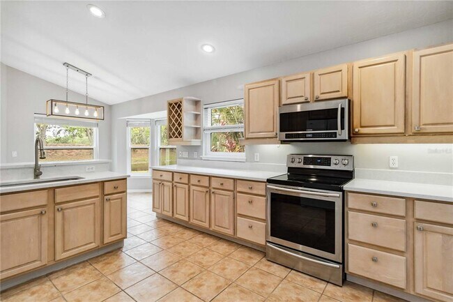 Building Photo - 7 Arbor Oaks Dr