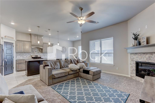 Building Photo - Gorgeous 3 Bedroom Home with Storm Shelter located in The Waters in Moore!! **All Appliances Incl...