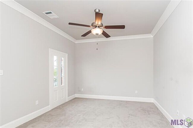 Building Photo - Upscale Townhouse in The Village at Magnol...