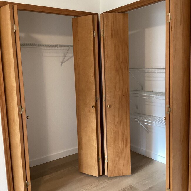 Building Photo - Ranch Style Rambler located in Stannwood