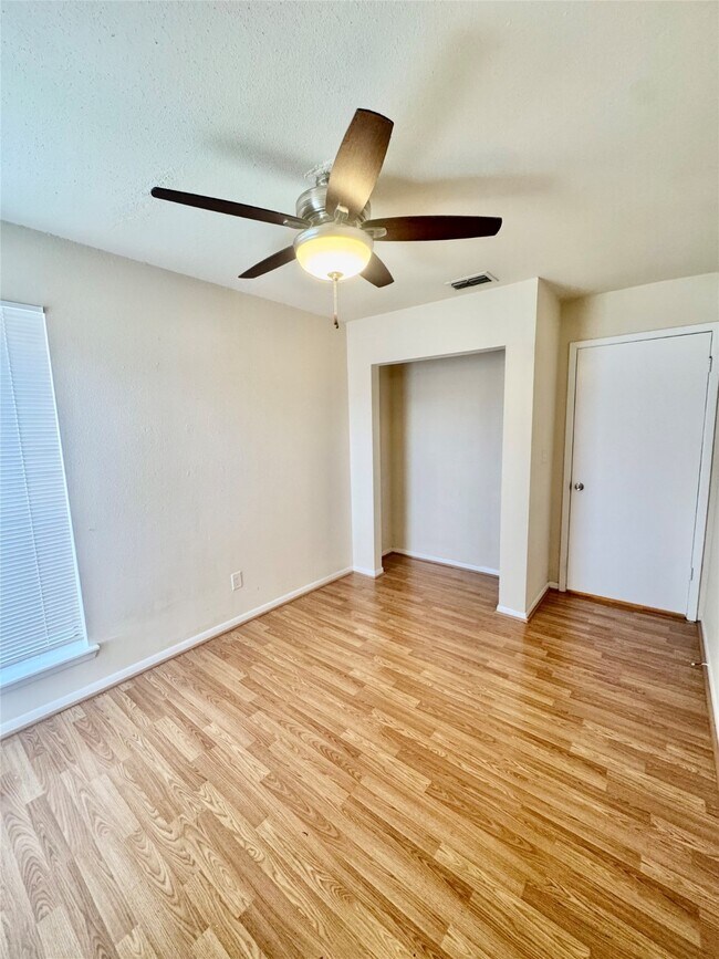 Building Photo - 8100 Cambridge St