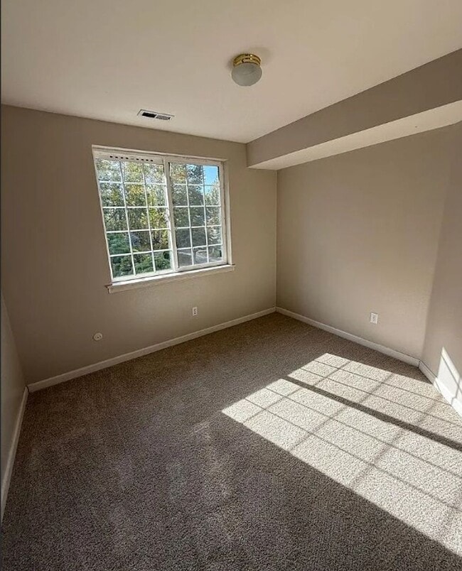 Building Photo - Large 6-Bedroom Home in Samish with a Fenced Yard MOVE IN READY