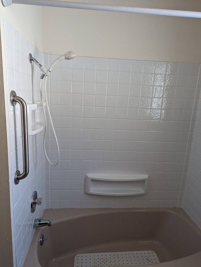 Building Photo - Beautiful 3 bedroom Orofino House