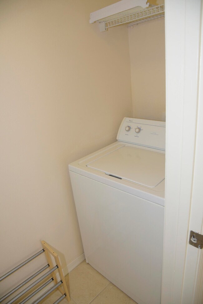 Building Photo - 4276 Calinda Ln