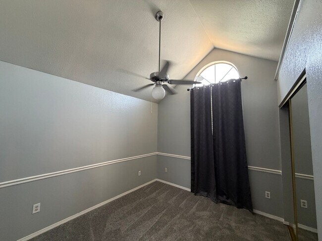 Building Photo - 301 Settlers Park Dr